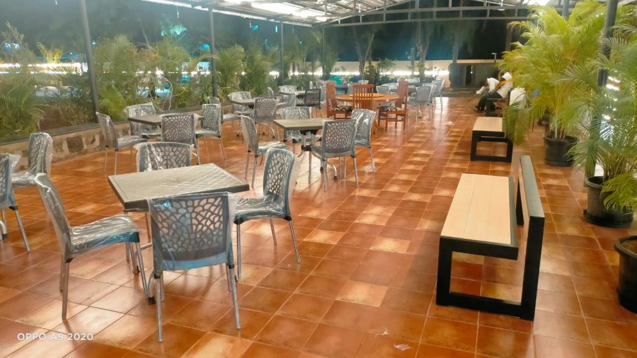 The Riviera Hotel Theni Eksteriør billede